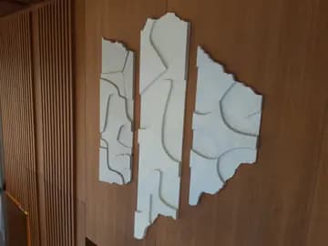 Vilë private në Al Wathba: dru, oniks dhe një mur i pikturuar — foto 11 nga 24
