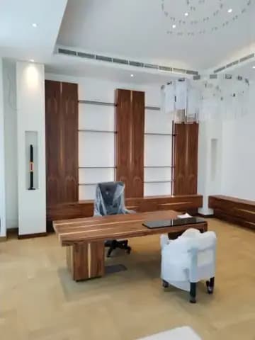 Vilë në Dubai Hills: zdrukthari dhe finitura dekorative — foto 4 nga 24