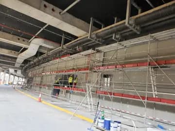 Ferrari World: veshje EIFS në faza, plus një kioskë tematike — foto 4 nga 24