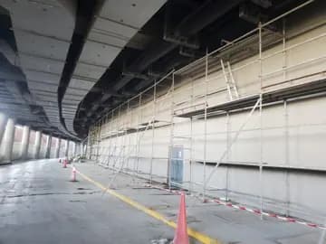 Ferrari World: veshje EIFS në faza, plus një kioskë tematike — foto 10 nga 24