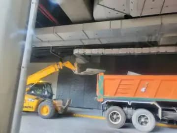 Ferrari World: veshje EIFS në faza, plus një kioskë tematike — foto 15 nga 24