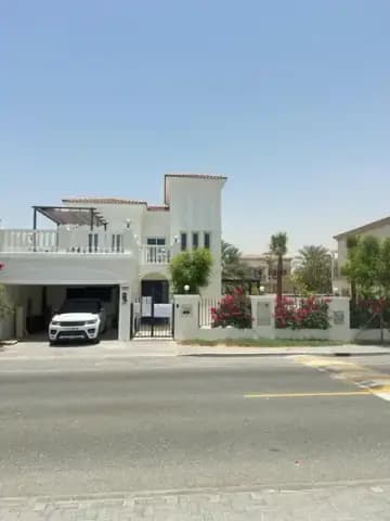 Vila Alessio: pishinë, kopsht dhe një pavijon xhami — foto 2 nga 7