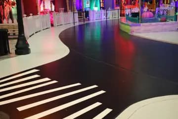 Warner Bros World: resin floors and waterproofing, park empty — foto 6 nga 24