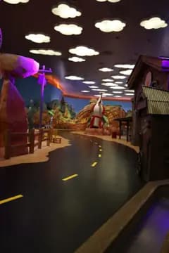 Warner Bros World: resin floors and waterproofing, park empty — foto 15 nga 24